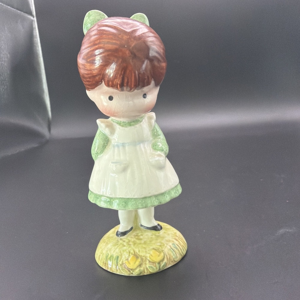 1970 Joan Walsh Anglund BESWICK Girl Figurine w/Original Label! - Picture 2 of 5